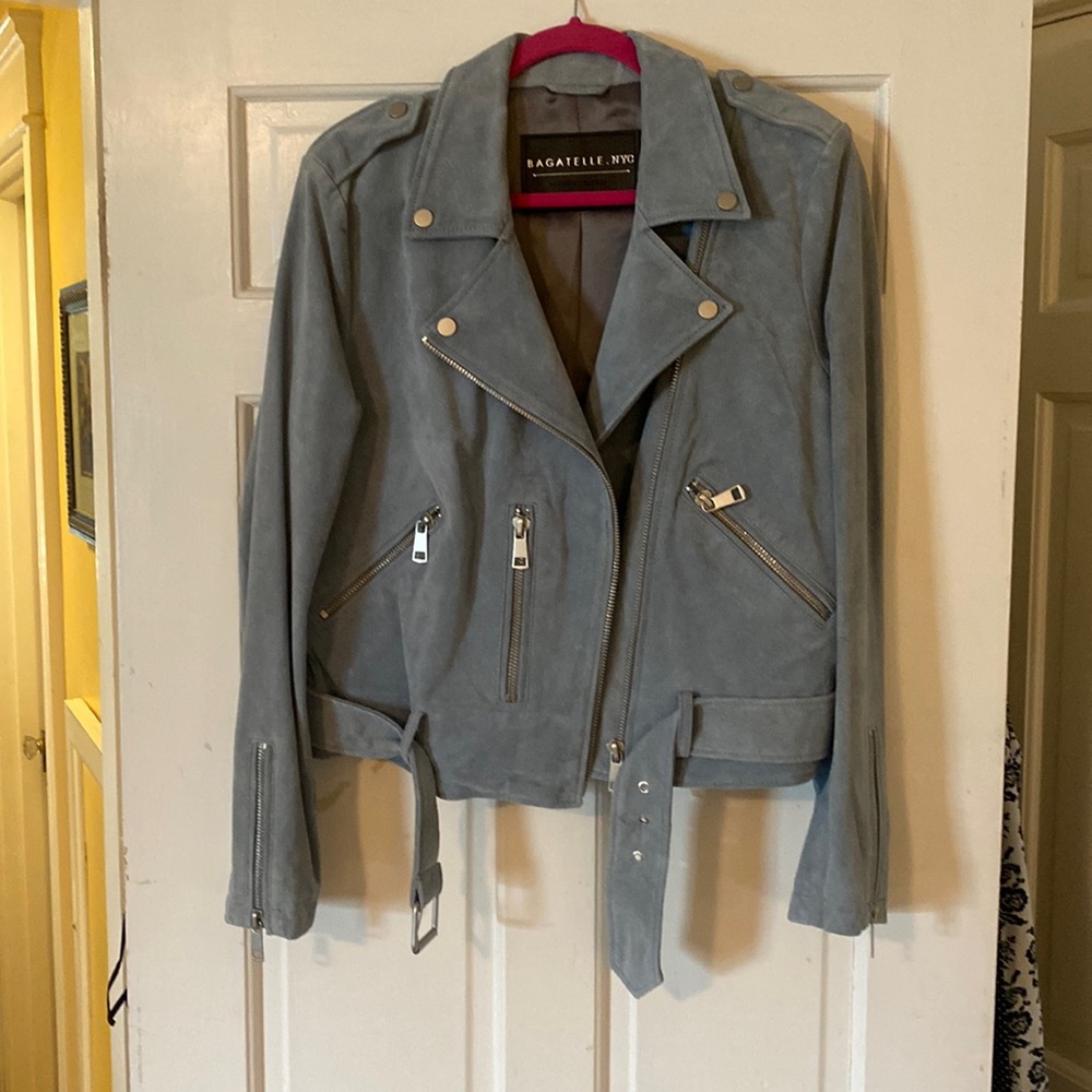Baby blue suede faux motorcycle jacket. Never been worn. No tags. Size L